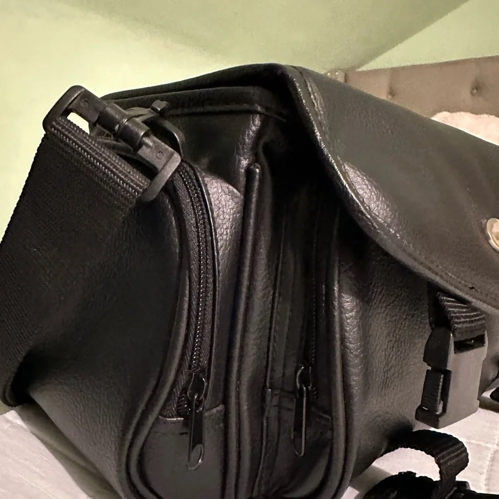 Black Camera Leather Bag with Secure Pockets